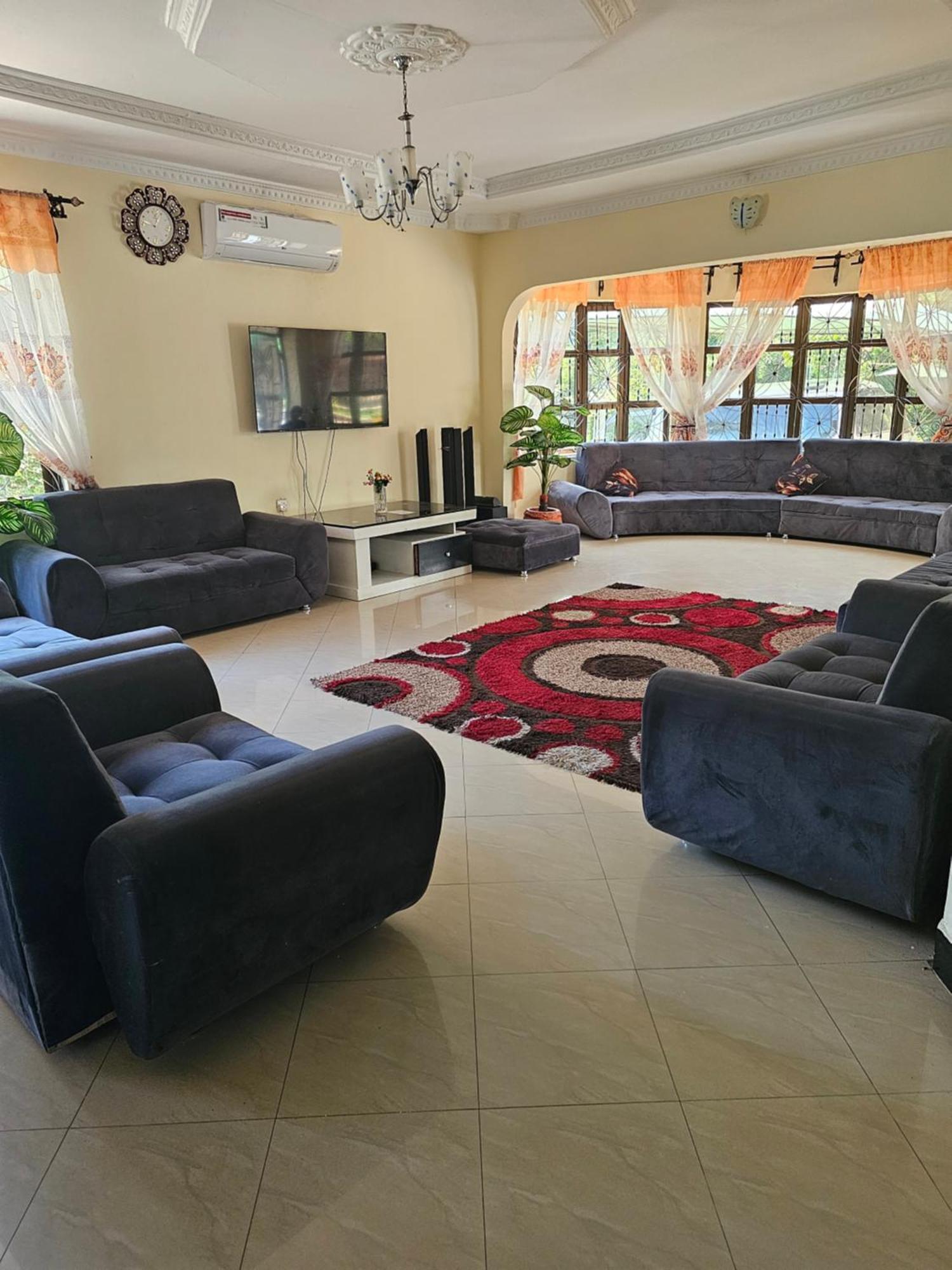 B-More Comfort Stay Boma la Ngombe Buitenkant foto