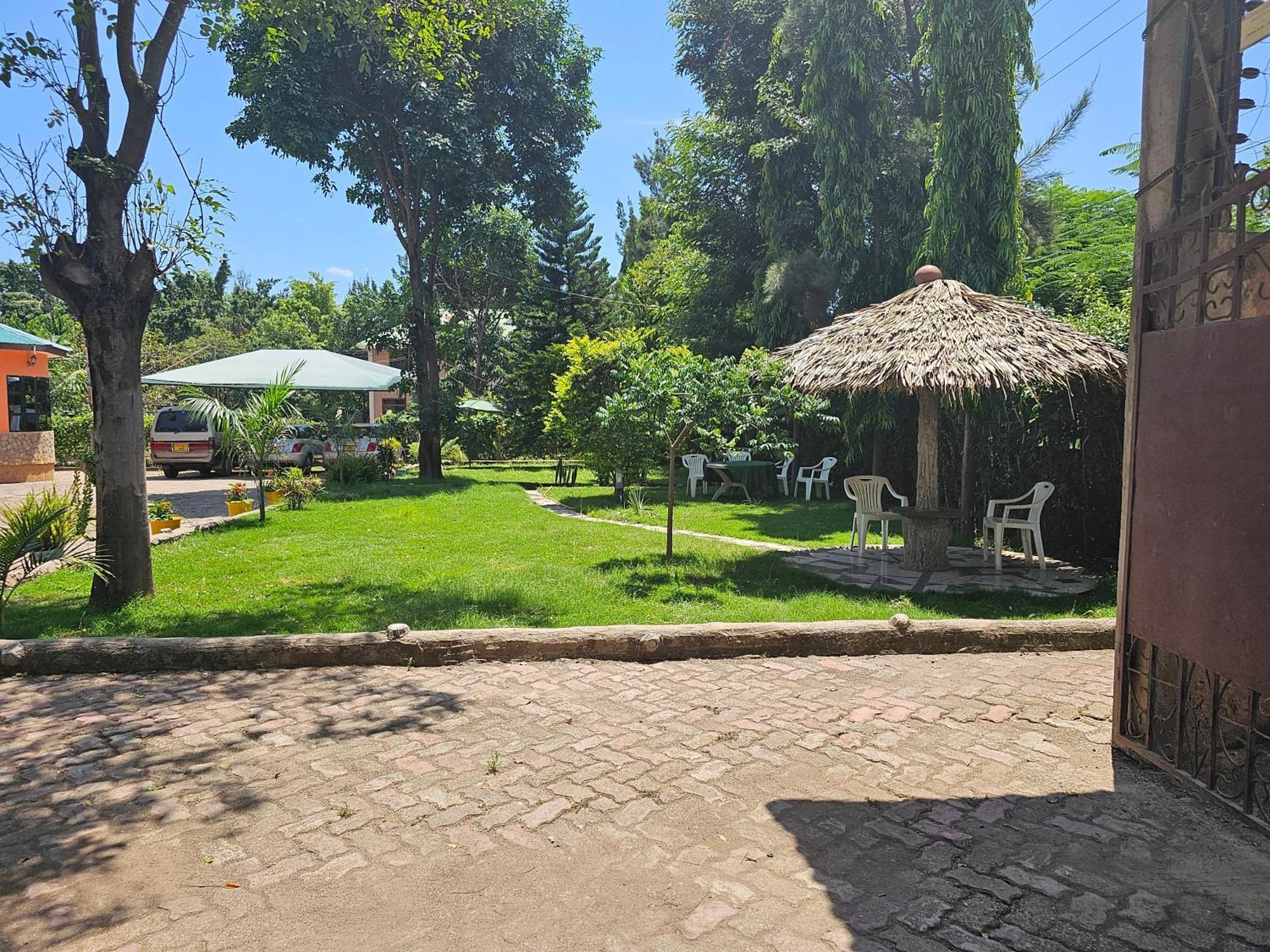 B-More Comfort Stay Boma la Ngombe Buitenkant foto