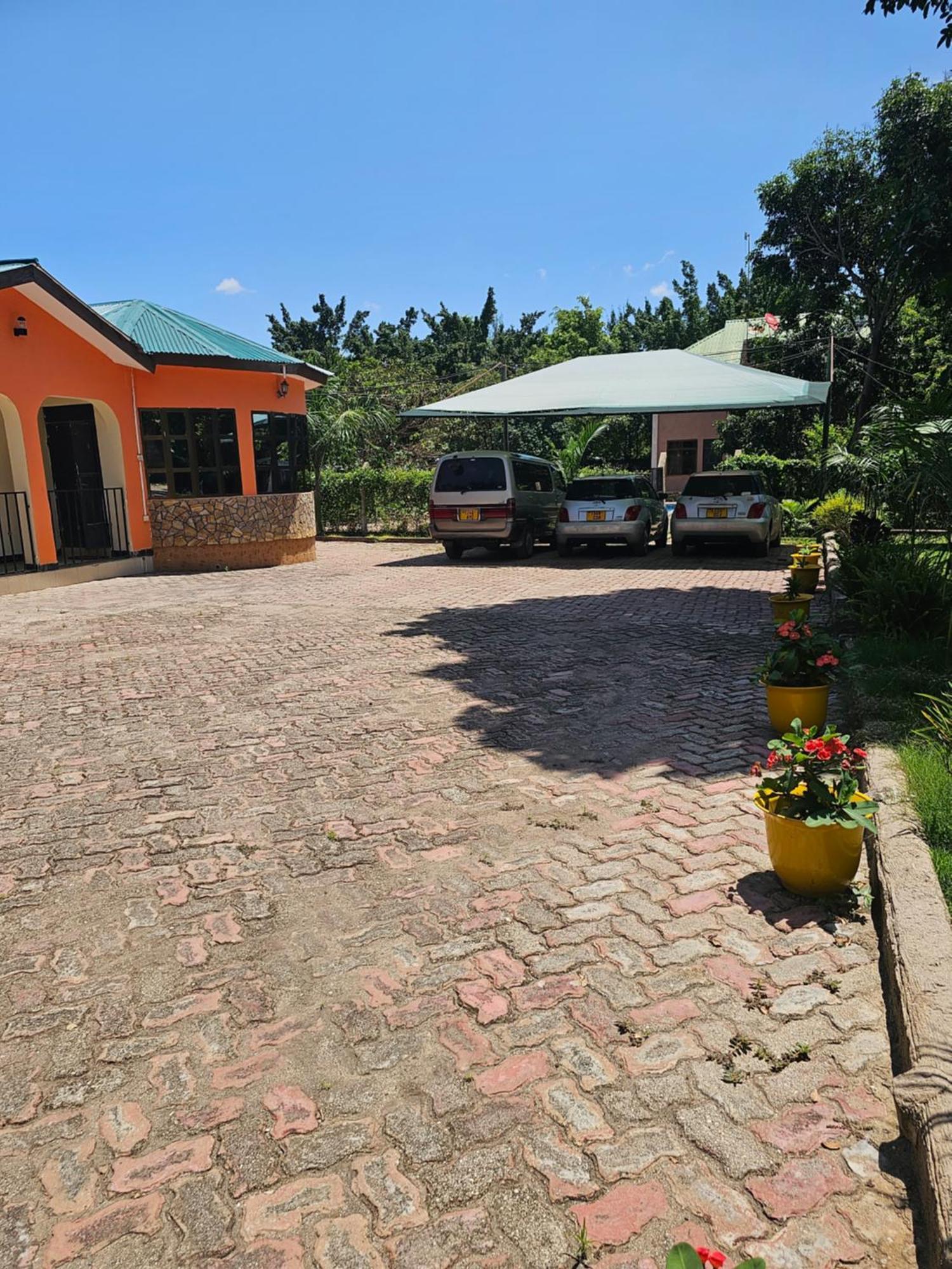 B-More Comfort Stay Boma la Ngombe Buitenkant foto