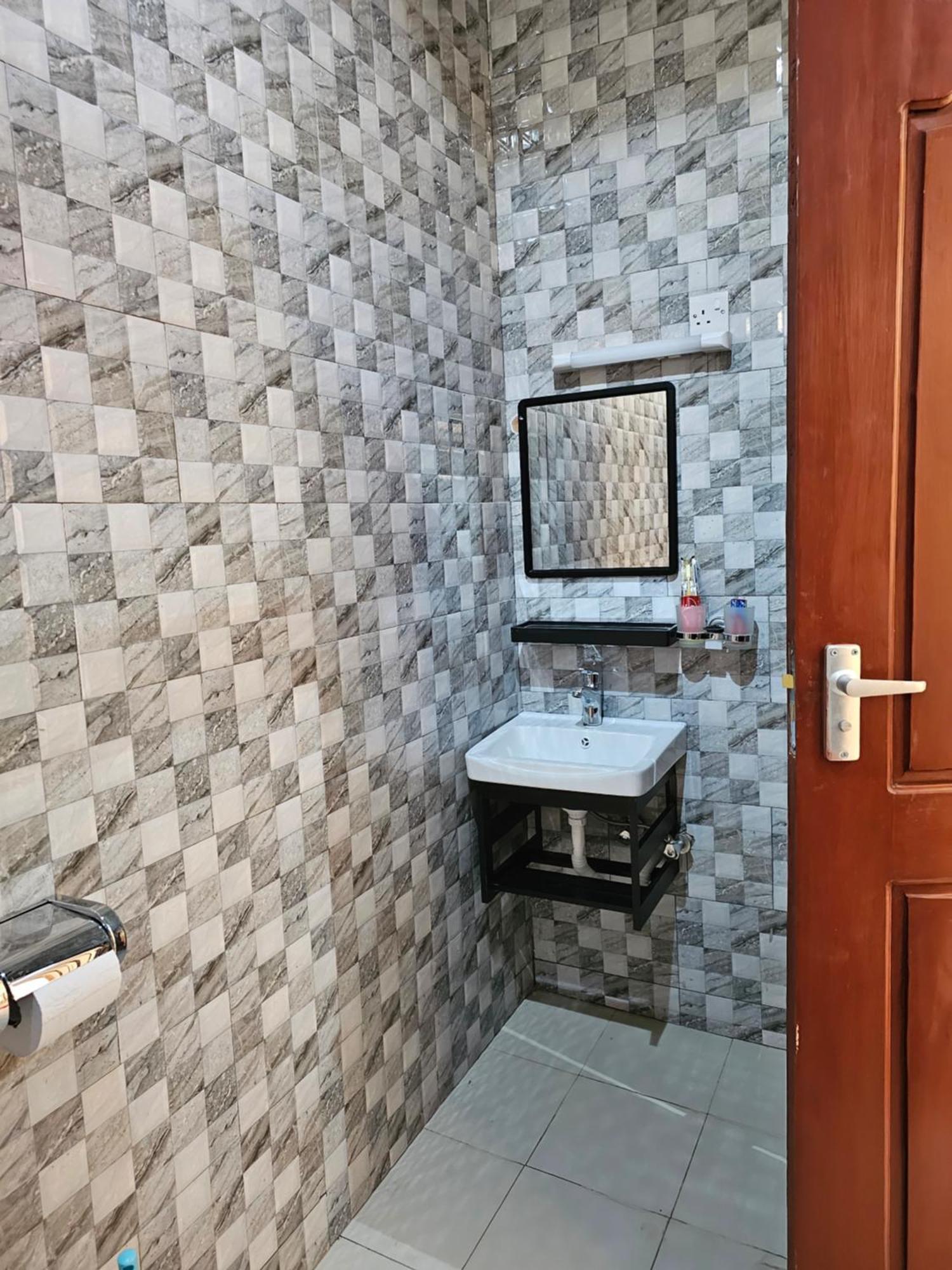 B-More Comfort Stay Boma la Ngombe Buitenkant foto