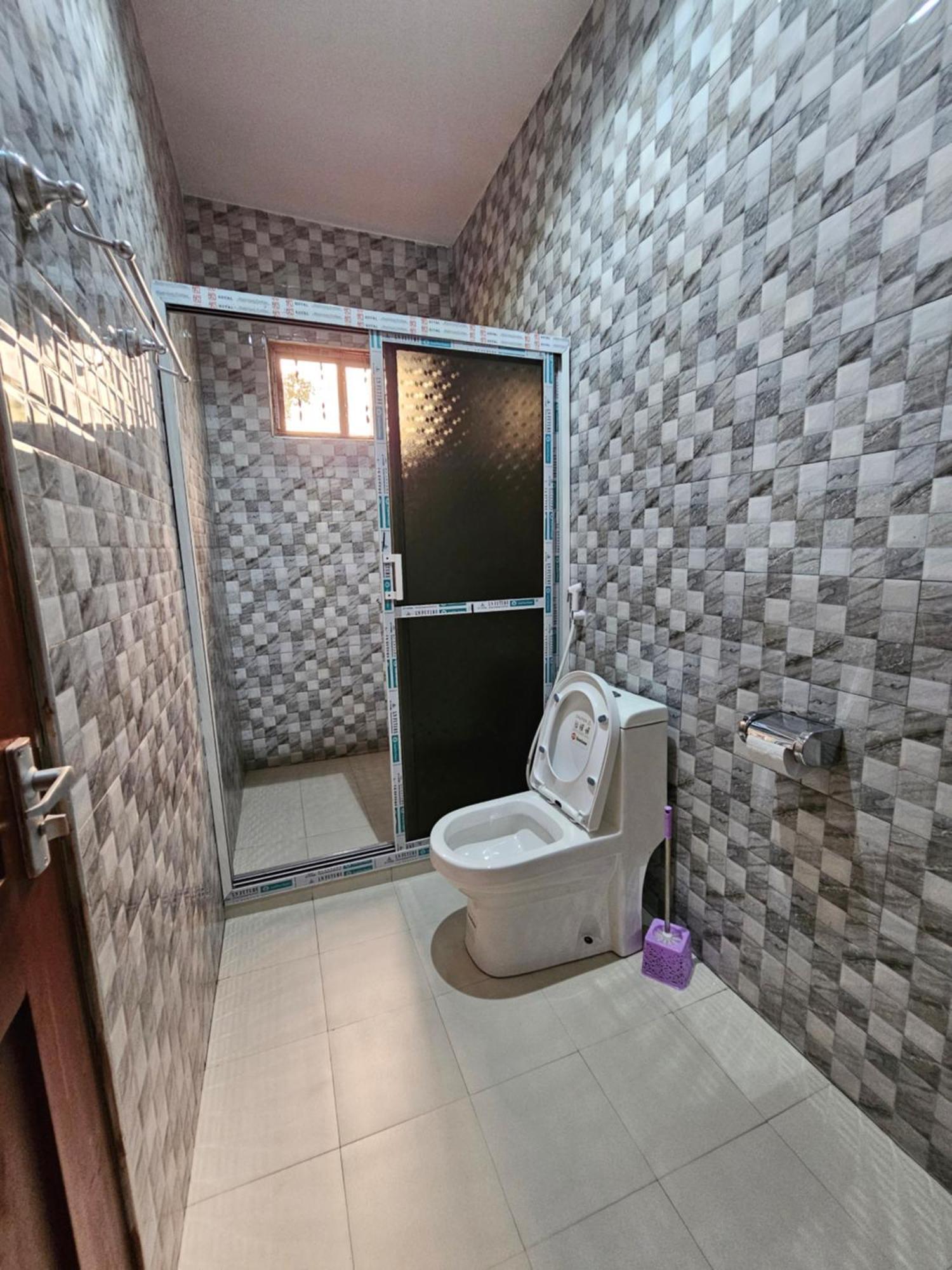 B-More Comfort Stay Boma la Ngombe Buitenkant foto