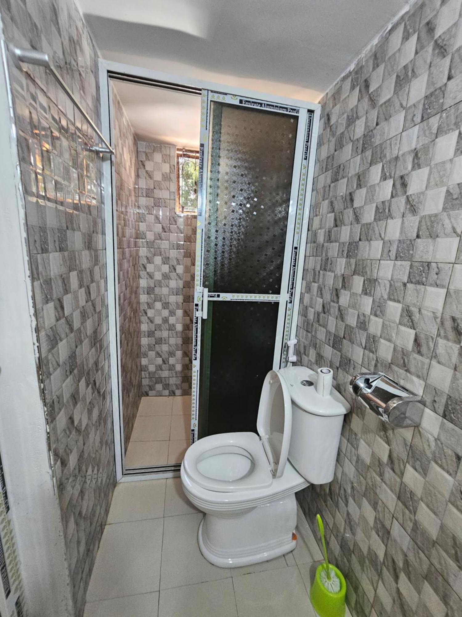 B-More Comfort Stay Boma la Ngombe Buitenkant foto